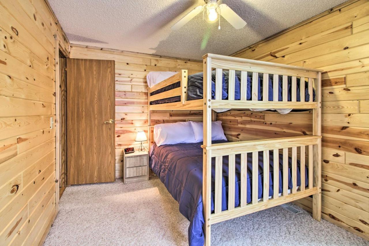 Cozy Crosby Cabin Near Serpent Lake And Main St Extérieur photo